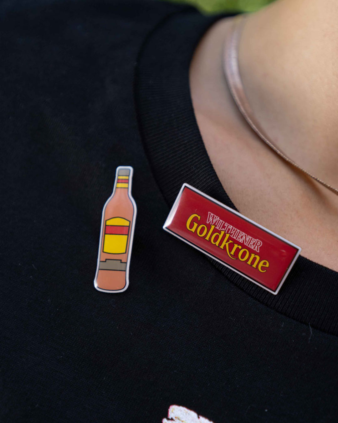 WILTHENER Goldkrone Logoanstecker